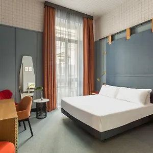 room-mate-giulia.italymilanhotels.net/